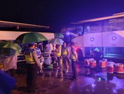 350 Orang Jamaah Haji Tiba di Bandara Kualanamu, Polresta Deli Serdang Laksanakan Pengamanan