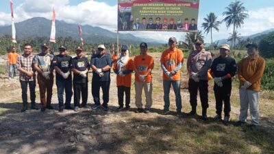 Penanaman Rumput Vitiver Secara Simbolis, Dalam Rangka Memperingati Hari Jadi Ke 50 Kabupaten Aceh Tenggara